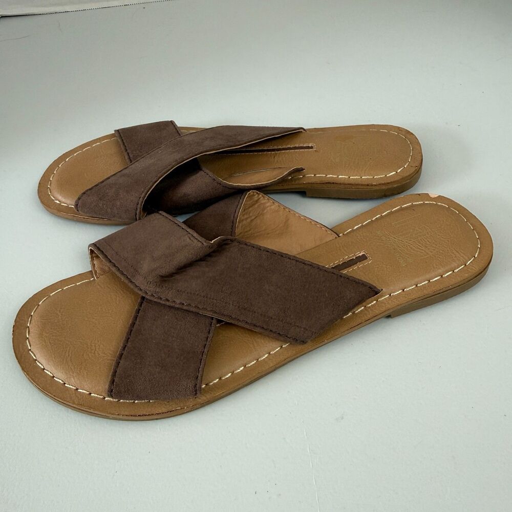 New Directions Trumpet Brown Faux Suede Criss Cross Slide Sandals Women 6